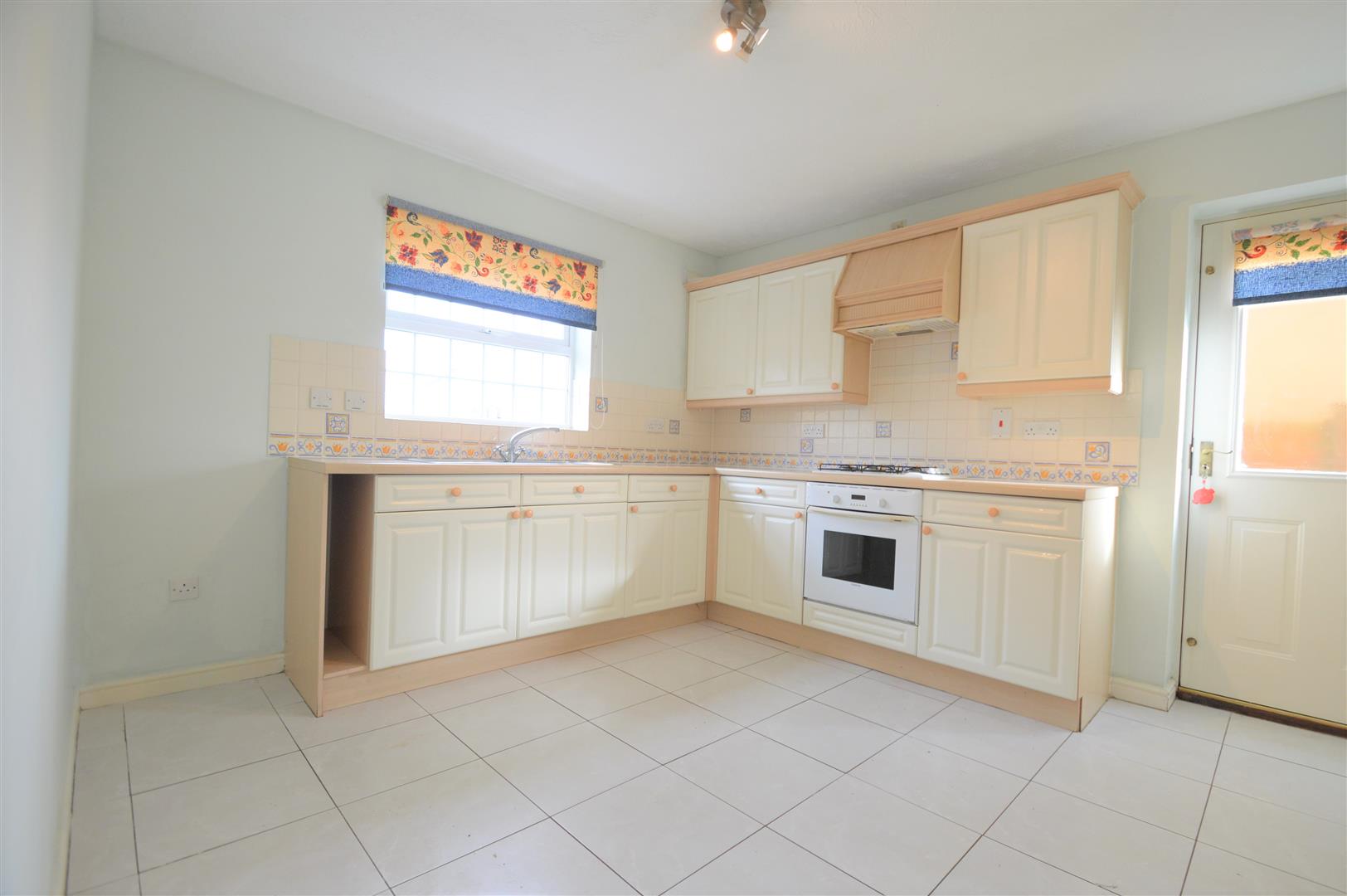 2 Walnut Close, Miskin , CF72 8RZ